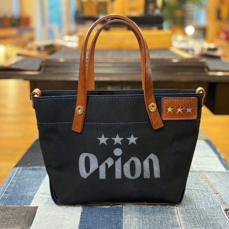 orionbeer_info's tweet image. ／
全商品ハンドメイド！
#栃木レザー× #うらそえ織 を掛け合わせた
レザーアイテム新登場✨
＼
使い込む程に手に馴染み、味わい、艶が増していくのが魅力！日常シーンに沖縄を感じられるおすすめアイテムです。ご注文受付中👉
shop.orionbeer.co.jp/collections/go…

締切/1/19(日)、2025年2月10日頃に順次出荷予定