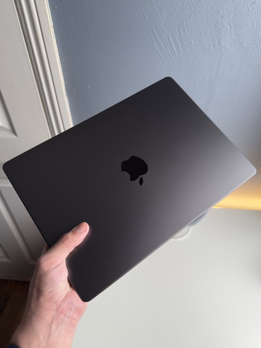 Apple Hub tweet media