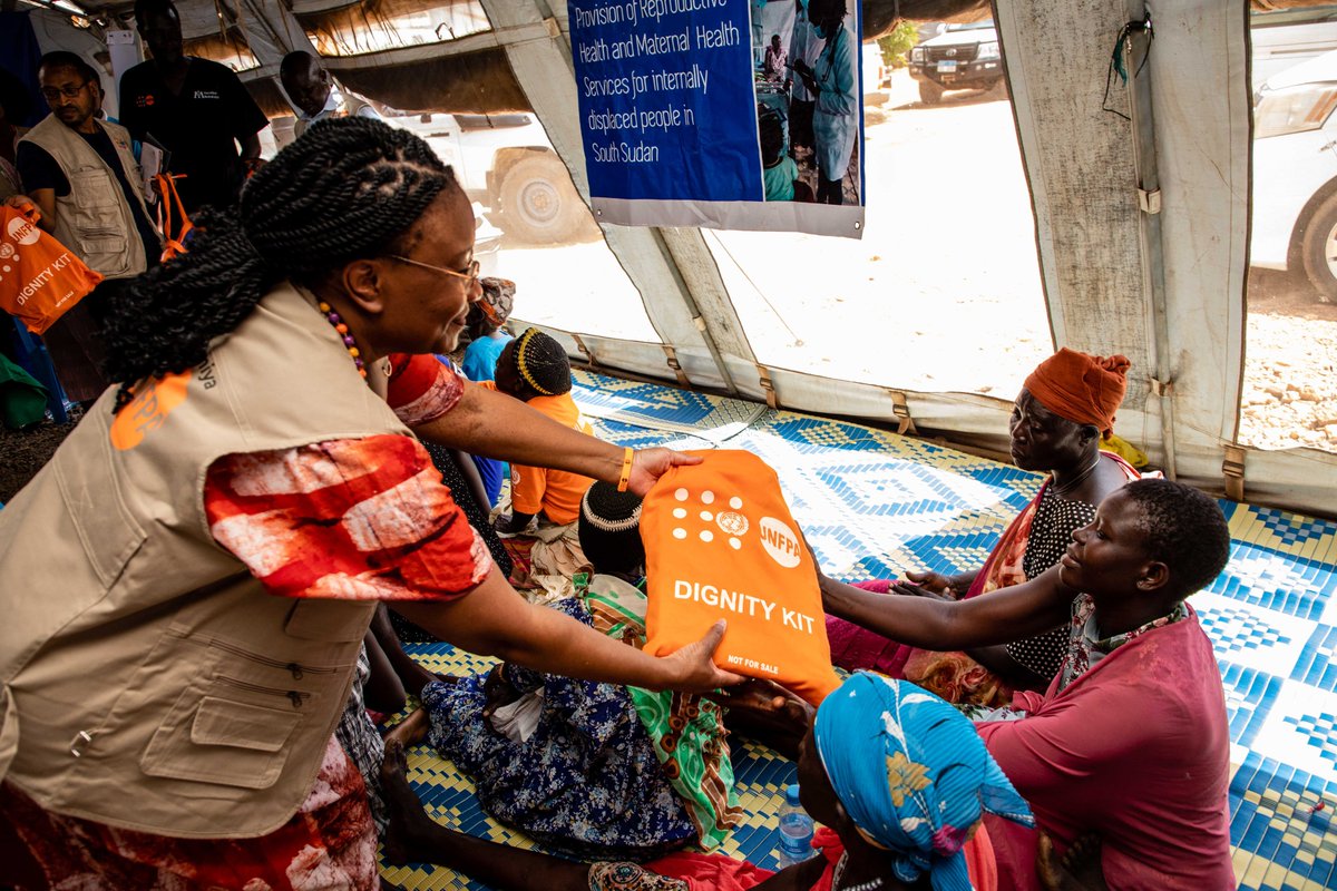 UNFPASouthSudan's tweet image. The quest to ensure rights and choices for women and girls in #SouthSudan is irreversible.
#UNFPA 🇸🇸and partners are LivingNoOneBehind by empowering women and girls with Sexual and Reproductive Health and Rights information.
#InclusiveSRHR    #ChoicesForAll