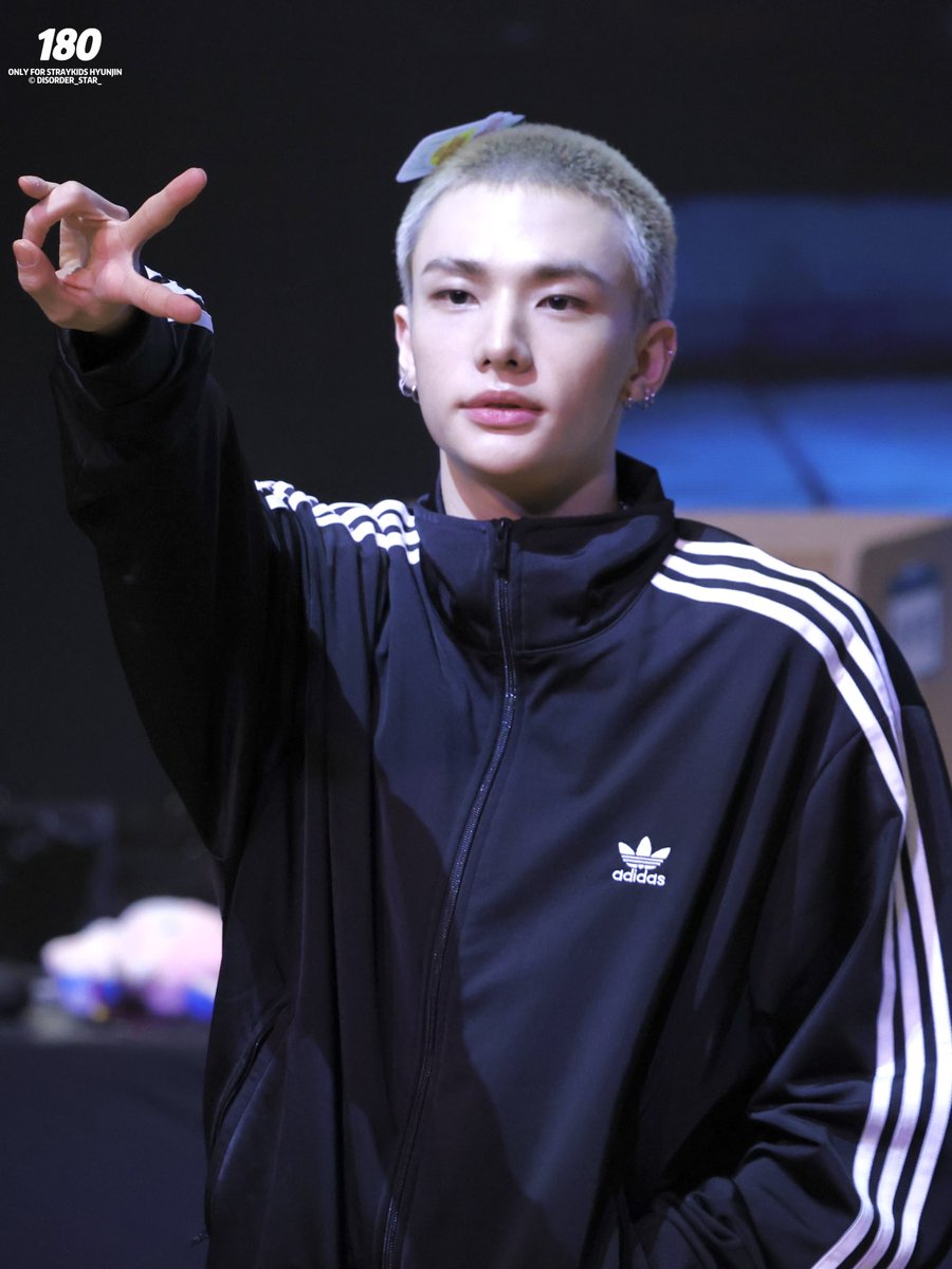 현진250112 (5)

뭐든지 현진한테만 패션 아이템이 될 수 있어요ㅠㅠ 너무 멋있어요🥺💖

#현진 #스트레이키즈
#Hyunjin #straykids