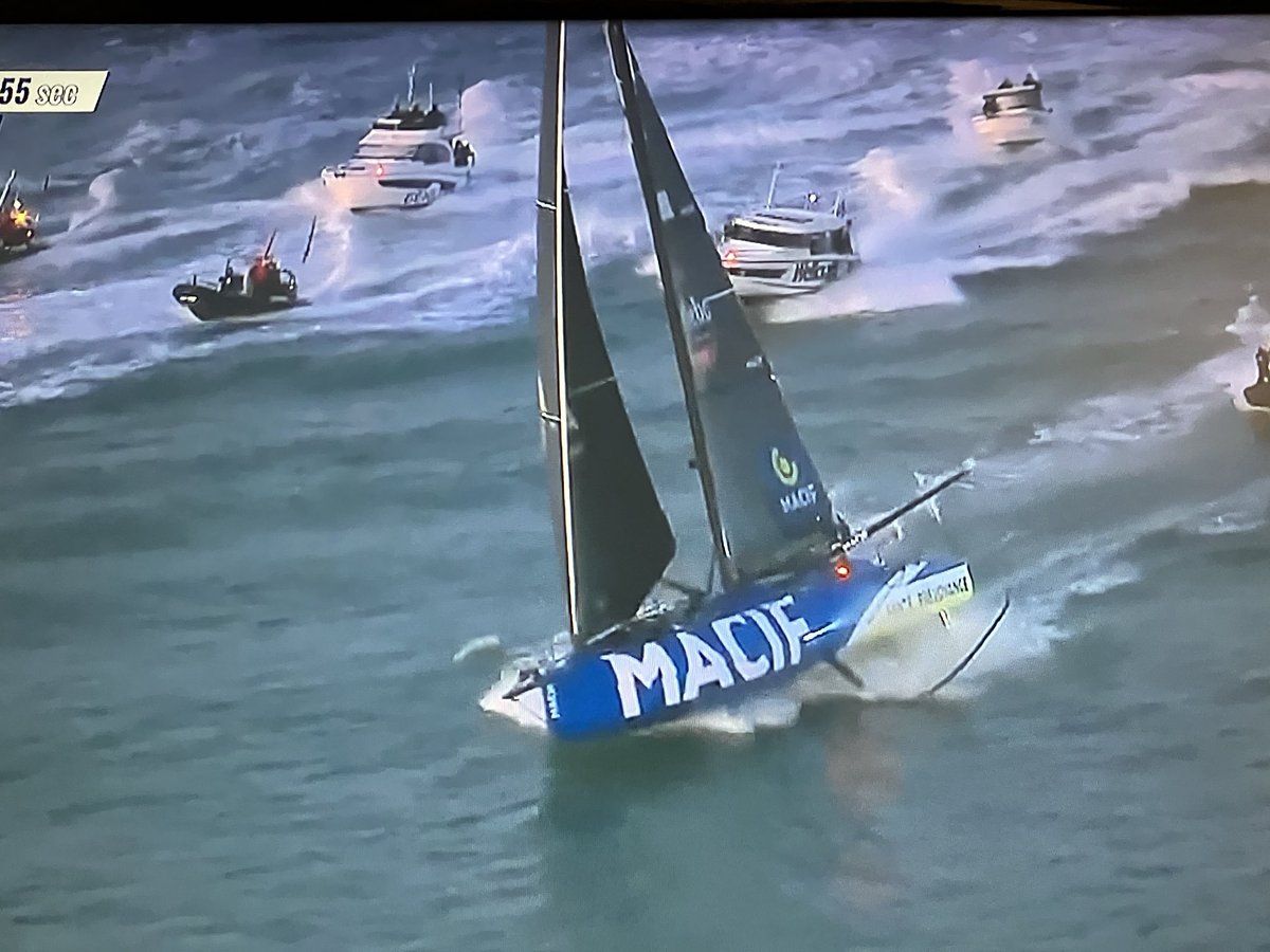 Isa Rettig tweet media