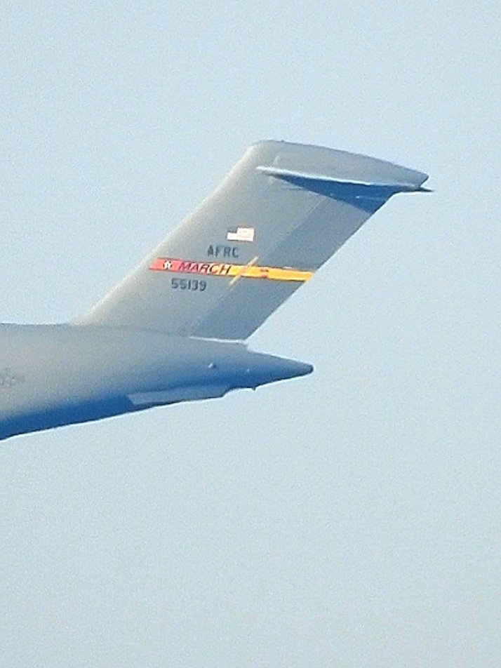 LebanonJets's tweet photo. Video(+ATC recording) Military: #UnitedStates AirForce #USAF #C17 05-5139 #AE1449 as #MOOSE56 arrived into #Beirut #Lebanon this clear morning from #AlUdeid AirBase in #Qatar https://t.co/MtWVmQwm7v