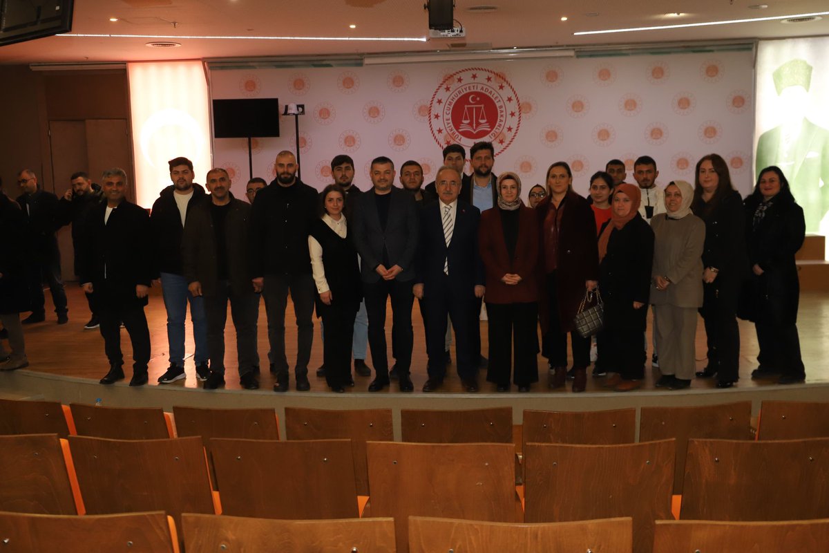 akkadinn5555's tweet photo. İl Başkanımız Sayın Mehmet Köse’nin mazbata alma törenine İlkadım İlçe Kadın Kolları olarak katılım sağladık. Bu gurur dolu günde birlik ve beraberlik içinde olmanın mutluluğunu yaşıyoruz. İl başkanımıza hayırlı olsun dileklerimizi iletiyor, başarılar diliyoruz. https://t.co/xkn8AceFly