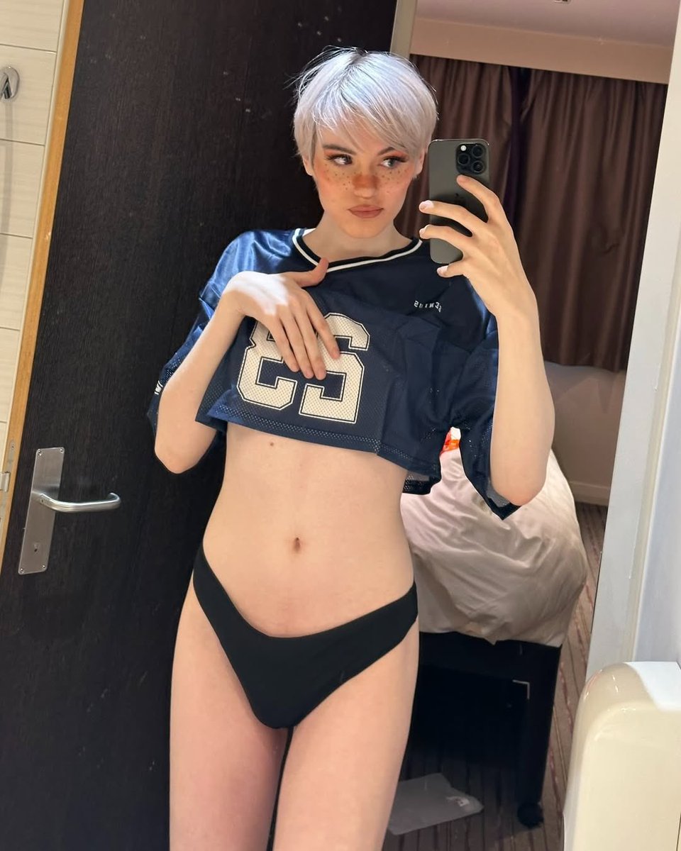 nasty867's tweet photo. Would you take my girl 👧 cock in your mouth 🍆💦 https://t.co/V6f1LOsi6M