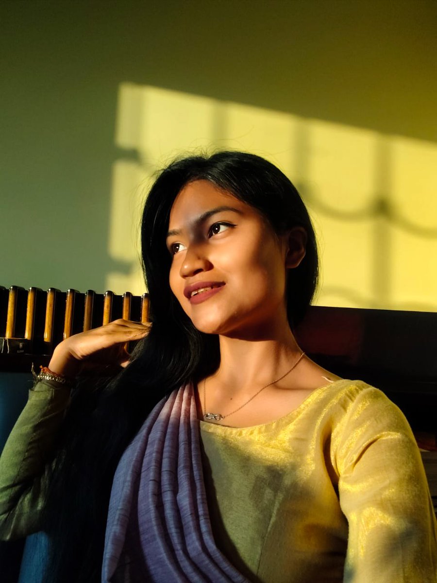 Sagarika__99's tweet photo. 🌻 https://t.co/R4YnDUL0bz