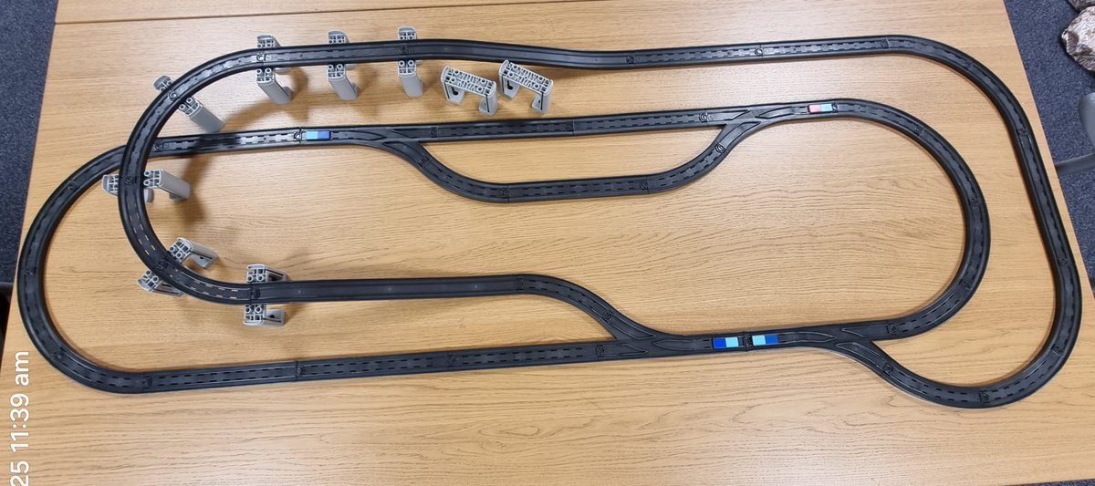 TsuiAllen's tweet photo. Good #TrainTrackTuesday morning @cdibble Thank you for ♥️ my #PrimaryRocks post DM me for your free @intelino workshop Thursday date for your Year 4s! Got a bit more #TaskMaster #TaskDesign about the day since we last chatted in person... https://t.co/jHITYNLt3x