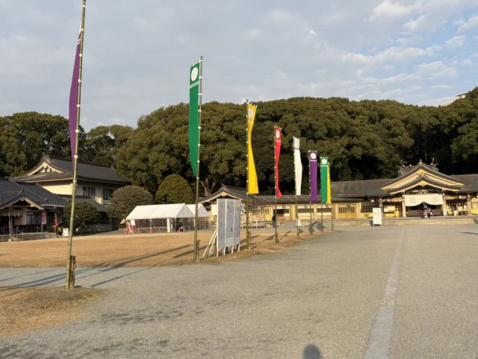 初詣に行ってきた✌️
毎年引いてるおみくじは吉でした
就職は、信心し相応の職を求めよ、です
どうしたらいいんだ…? 