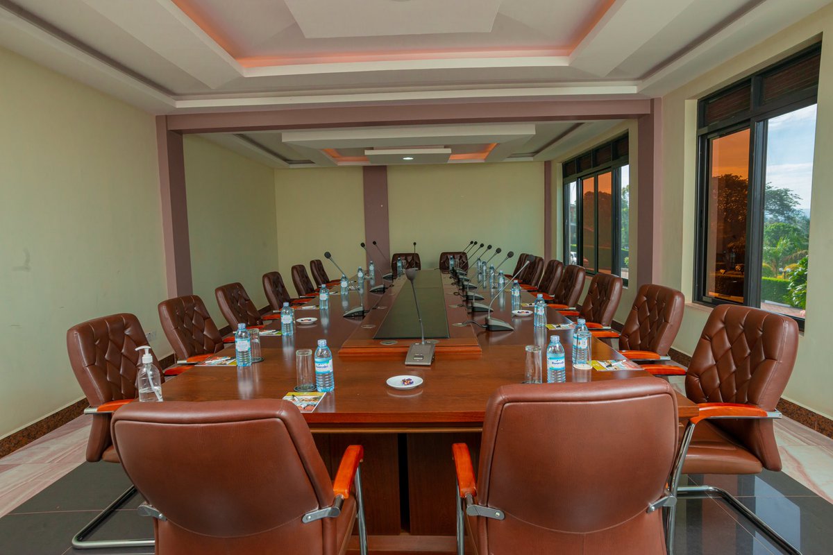 Igongocc's tweet photo. Elevate your meeting experience with our premium conference facilities! Our sophisticated meeting rooms are engineered to promote effective communication, creativity and collaboration. Secure your space now and take your meetings to new heights!
#ConferenceFacilities
#VisitIgongo https://t.co/Qp7f7Kg7Jw