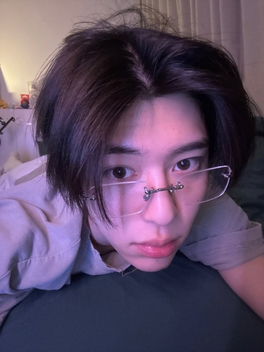 nct_menfess's tweet image. SION WEVERSE UPDATE KOCAK GANTENG BANGET NCT!