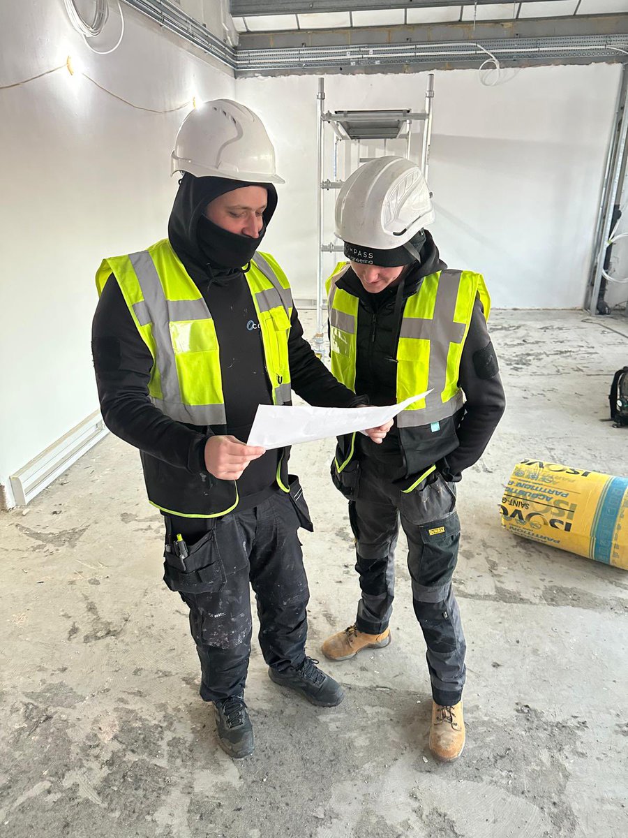 compassgas's tweet photo. Last minute site meeting before the fun begins. This time in Wimbledon SW19 London https://t.co/zuCTudyZFh
