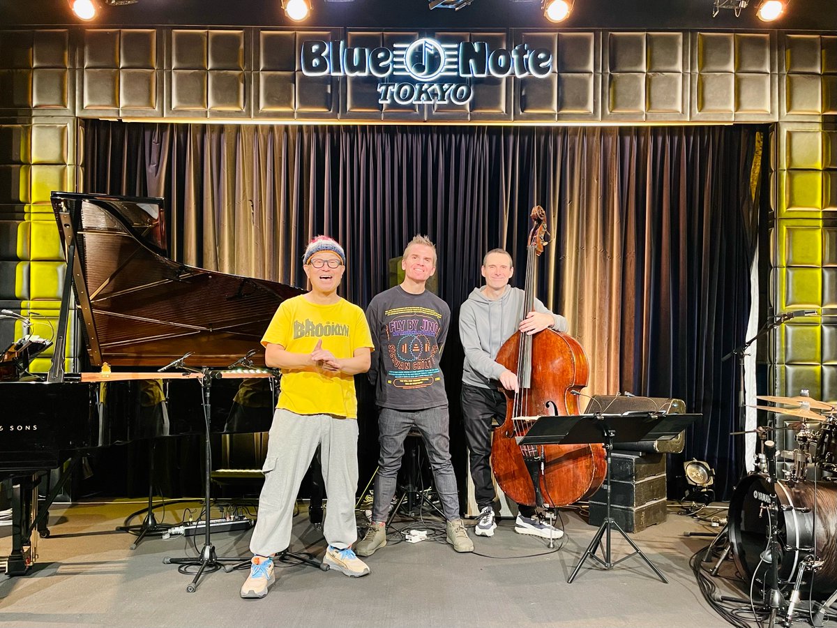 本日からスタートする #大江千里 トリオ公演。リハーサルも順調に終わり、1stショウの開演までまもなくです。　★大江千里トリオ <a href="/bluenotetokyo/">ブルーノート東京</a> (2025 1.14 tue., 1.15 wed.) →x.gd/18h1B