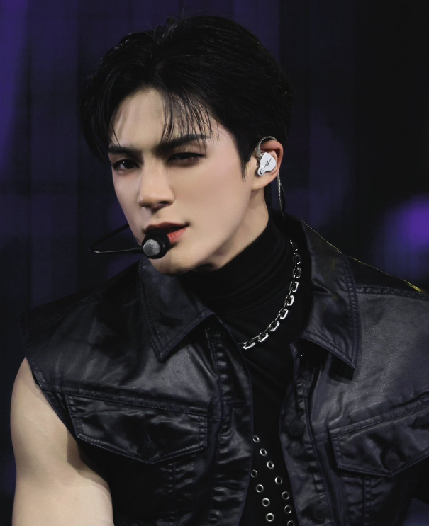 poolcompany24's tweet photo. CELEB : 제노 (NCT DRRAM)
MEDIA : SMTOWN LIVE 2025 (출처 팬 트위터)
BRAND : #PORTRAITREPORT #포트레이트리포트 
ITEM : Tom of Fuxx chain Necklace (Silver)

#연예인패션 #연예인패션정보 #주얼리 #주얼리추천 #제노 #제노주얼리 #JENO #ジェノ #NCTDREAM #SMTOWN #SMTOWN2025 #SMCU https://t.co/5EKorK2uyu