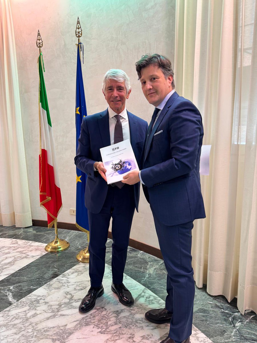 federdama's tweet photo. Il 10 gennaio a Roma il Ministro dello Sport e delle Politiche Giovanili Andrea Abodi ha incontrato alcuni Presidenti delle DSA CONI, tra cui il Presidente FID Carlo Bordini, per un tavolo di confronto sulle linee principali del programma attivato dal Ministro. https://t.co/fX1xtMEUG2