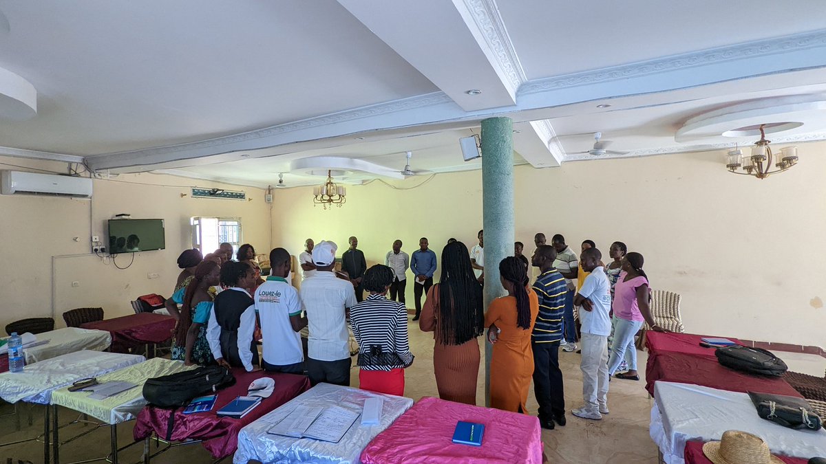 safeka15's tweet photo. 🚀 Quatre jours de formation intense pour renforcer nos actions sur le terrain ! 

📢 Notre équipe projet s'est réunie à l’#UNFPA pour approfondir ses connaissances sur les VBG, la prévention contre l'exploitatiob et abus sexuels, les techniques de sensibilisation et les AVEC. https://t.co/gvA6FPlQXh