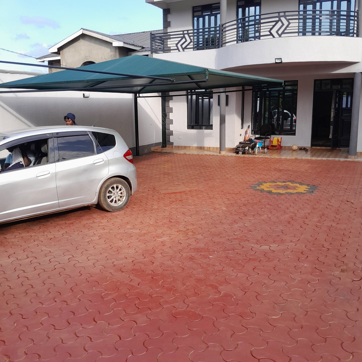 gitobu_moses's tweet photo. Make sure you car maintains that brand new look car parking shade call0726649622 https://t.co/ViJsnGjEpT