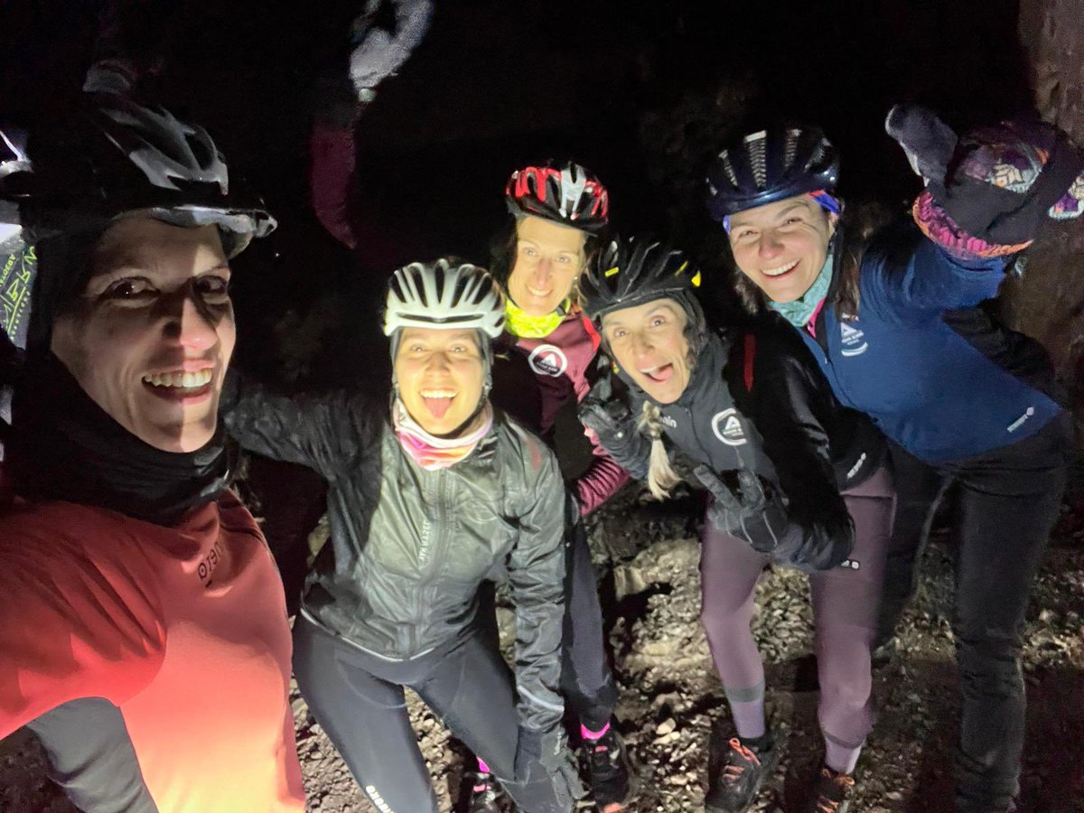 Qui diu fred? 🥶
Pedalant juntes ens passa el fred!!!🤩
Som-hi gener!🤟🏾