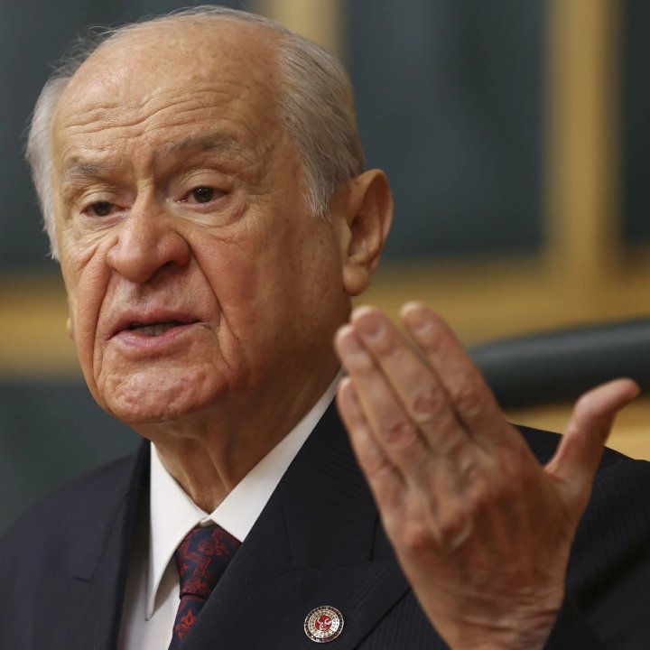 ajans_muhbir's tweet photo. Devlet Bahçeli: “12 ada Türk milletinden ayak oyunlarıyla çalınmıştır.
Atina yönetiminin ayağını denk almasını tavsiye ediyorum.” https://t.co/H0QfwnJlZU