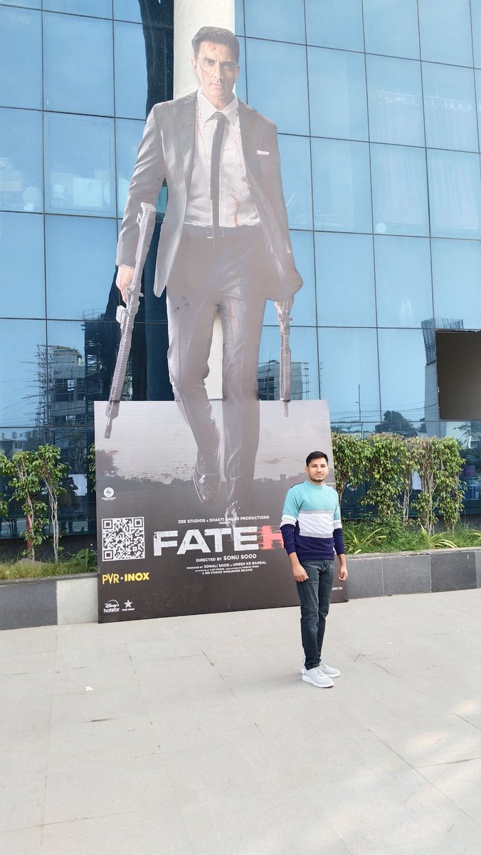 VIKASVE71687531's tweet photo. कर हर मैदान फतेह #फतेह @SonuSood https://t.co/mynSKiBf4Z