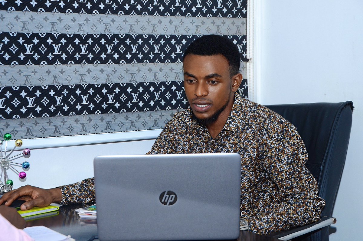 nelsononiovosa_'s tweet photo. OfficeModeActivated
@DeluxeIntricate
Strategizing success one step at a time! 💼📈 Turning ideas into impactful actions. #DrivenToSucceed
#fyp https://t.co/3MJbJRbLYw