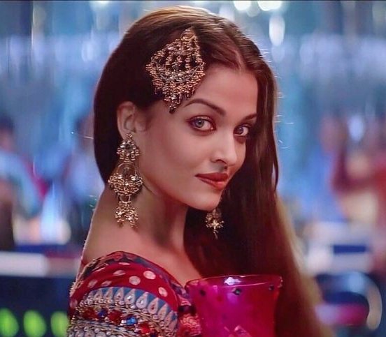 Aishwarya Rai Bachchan hot photo | iiQ8 Indian Beautiful Actress