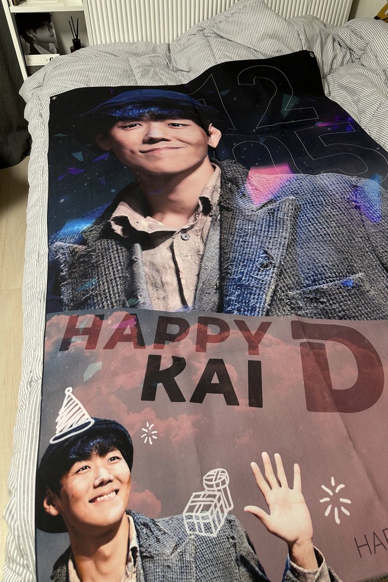 <a href="/waiting4kai/">(WAITING FOR * 2) KAI</a> 잘 받았습니다~~🙌🏻
상상이상으로 엄청 커서..😅
덮고잘까?벽에 도배할까?시위용깃발을 만들까?😂 
고민중임다 ㅎㅎㅎㅎ 

#카이를_기다리며를 _기다리며
#카기작도_기다리고 _카밸도_기다리고
#기작발견시_알감자
흔들