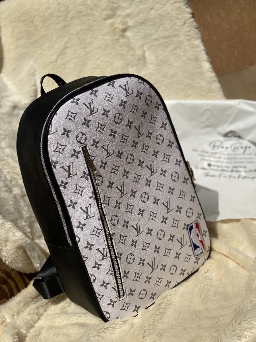 karmachwan's tweet photo. 🏷️15,000
(Nationwide delivery)
#beebags #bagsbybeebah #handmade #handmadebags #backpack #entrepreneur #madeinnigeria https://t.co/gDj5E96Ldp