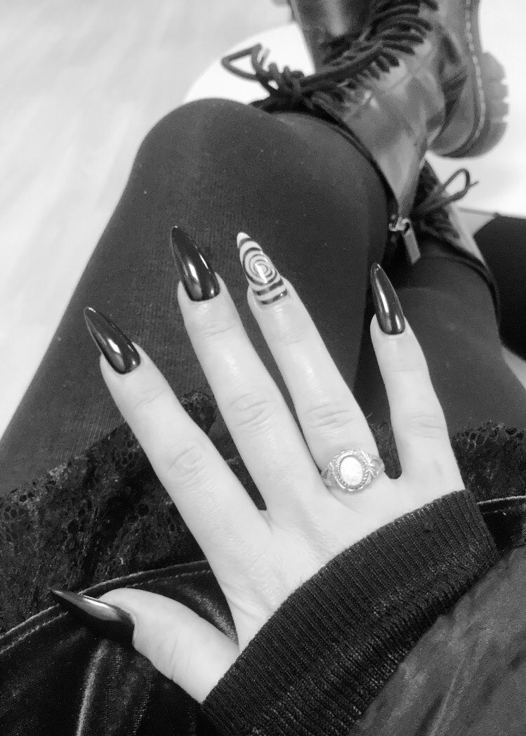 demoniaqueadele's tweet image. Nouveaux ongles à rembourser le clebs. 

+80€

🍷 femdom findom cashsub soumis moneyslave paypig footfetish atm larbin🍷

@Brun0Parent @Shaynez_Soumise @RtSlavv @rt_feet @rt_dom54