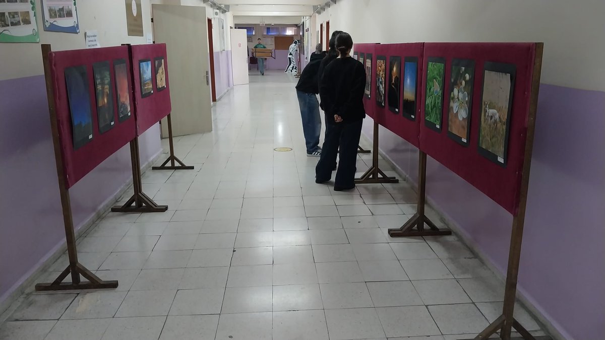 LokmanMtal's tweet photo. Okulumuzda dönem sonu etkinlikleri kapsamında Görsel Sanatlar ve Grafik Fotoğraf öğretmenleri tarafından sergi etkinliği yapıldı. https://t.co/52LURYfY6p