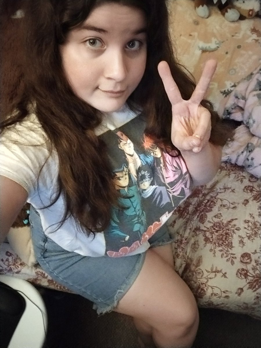 RachaelSadlier's tweet photo. Hi there you Gorgeous Guys 🥰 hope you all are doing excellently💖💖
#selfie #selflove #selca #body #fullbody #mirror #mirrorselfie #mirrorselca #longhair #brunette #YuYuHakusho #anime #tshirt #denimshorts #bodypositive #bodypostivity #face #myface #mybody #me #self #ootd https://t.co/M7dtUvX9BM