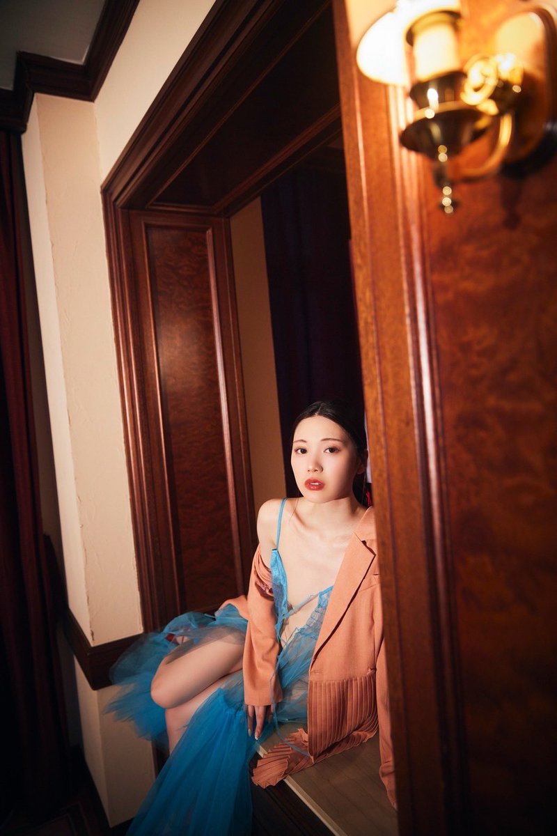 #石川澪4th写真集 『ぎゅう、して。』

／
発売まであと7日✨
＼

本日(14日)19時から
お渡し会in大阪の予約受付開始❣️

🗓2月8日(土)13:00～
📍TSUTAYA EBISUBASHI(大阪)

⬇️詳細＆販売受付URLはこちらから
https://t.co/CBUgiwGu9x https://t.co/nLHfhqGSzo