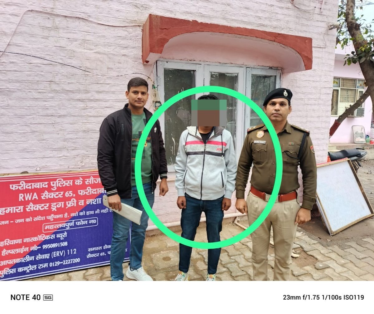FBDPolice's tweet photo. घर से लापता लडके को #अपराध शाखा KAT व थाना आदर्श नगर की पुलिस टीम ने संयुक्त रुप से कार्यवाही करते हुए दिल्ली से किया तलाश!
#PoliceSearchAndRescue #HopeAndRelief #FaridabadPolice
@DistrictAdm_FBD
@police_haryana https://t.co/uZ4qnhLI8u