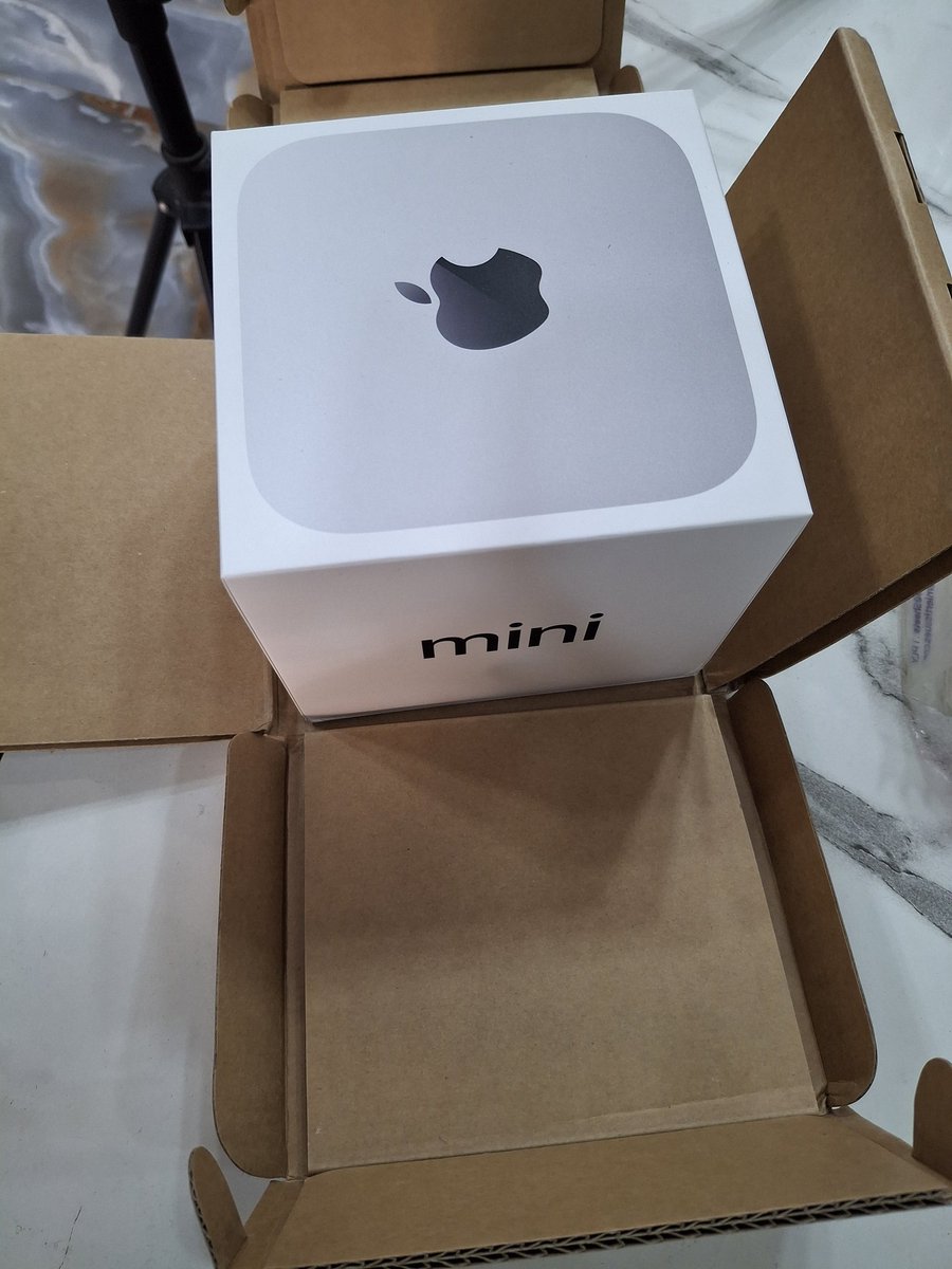 Some people brag about 

how many employees they have 

Others how much they've raised 

A few folks talk about their main street offices 

Me? 
<a href="/DraftonHQ/">Drafton</a> now owns 1 Mac mini Excited to tell you about the latest M4's