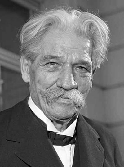 ✨[ANNIVERSAIRE] On fête ce mardi le 150ème anniversaire de la naissance d'#AlbertSchweitzer. Seul Prix Nobel de la Paix alsacien, grand humaniste, modèle d'engagement, l'enfant de Gunsbach dans la Vallée de Munster reste une grande source d'inspiration.
📸©CeA ©WikimediaCommons