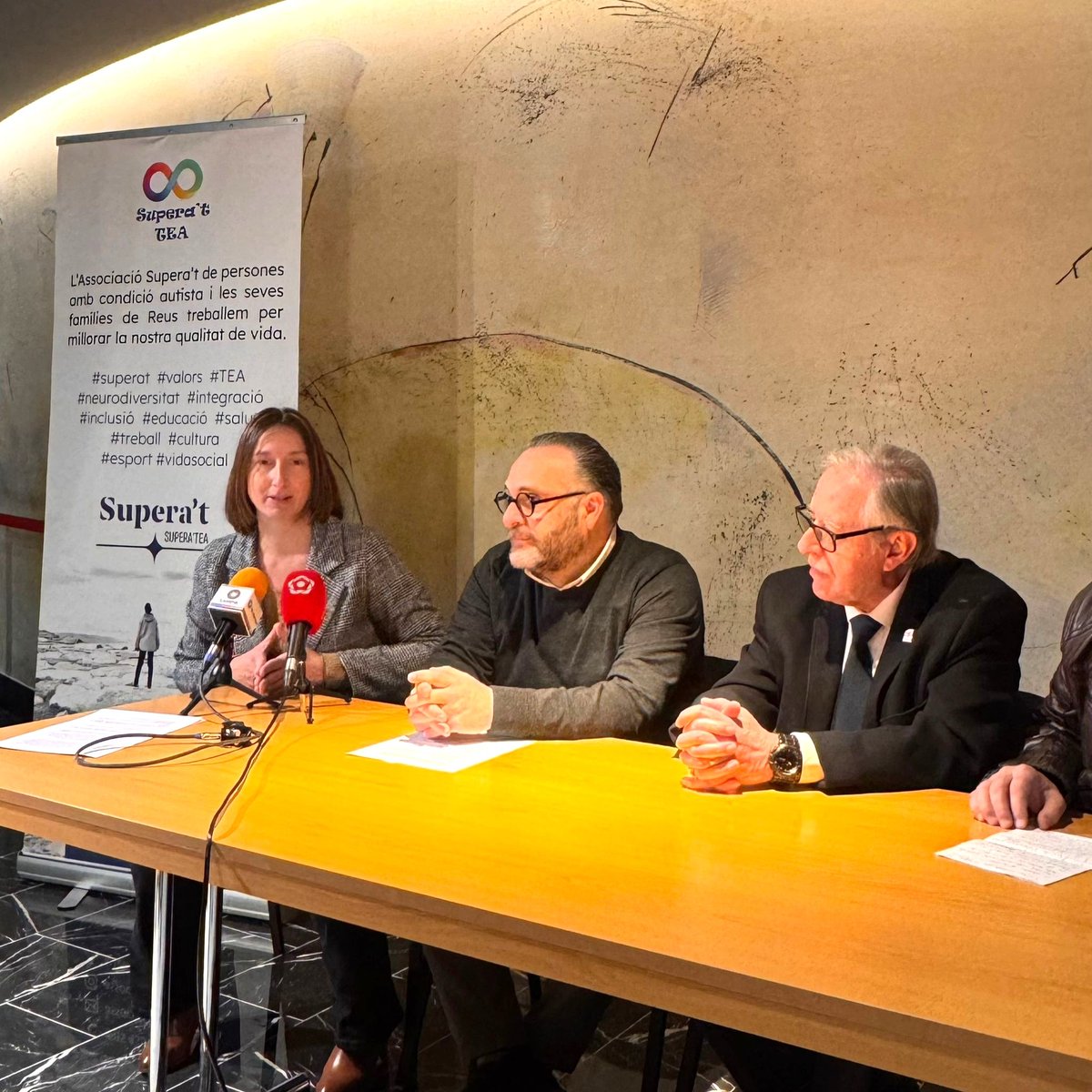 Presentació del Concert Solidari a benefici de <a href="/TeaSuperatReus/">Associació Supera’t SUPERA’TEA</a> ♥️ on podrem gaudir el meravellós Carmina Burana. 
Dissabte 15 de febrer 
Teatre FORTUNY / 20:30h
Preus: 25€, 18€ i 15€. A la venda a web i taquilla del Teatre i a Discos Qui'k
associaciosuperat.com
<a href="/ReusCultura/">Reus Cultura</a>