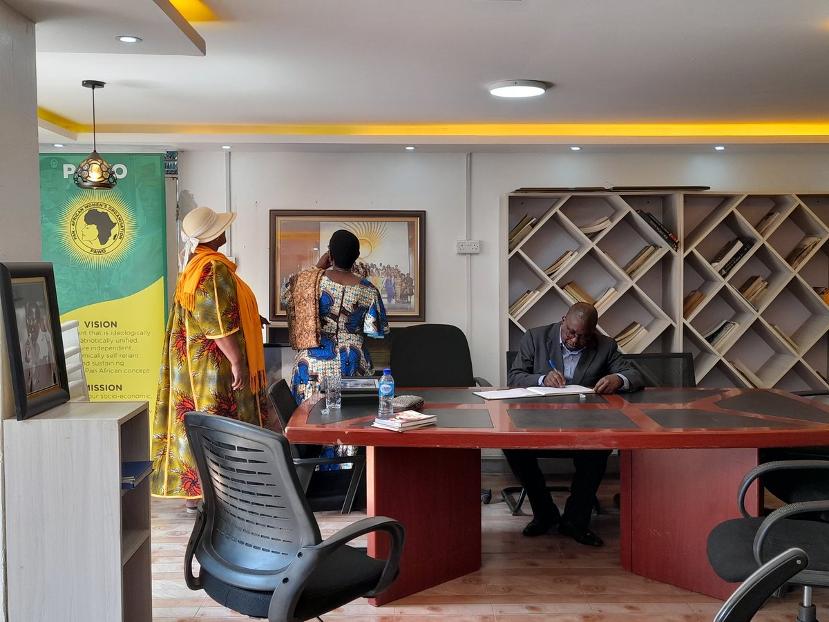 PAWOCHAPTER's tweet photo. It's with great pleasure to  host the current Deputy Chairperson African Union HE.Monique Nsanzabaganwa and HE Commissioner for Trade African Union  at PAWO Secretariat Uganda Bukoto on the 12th of Jan 2025 .
Great thanks to the PAWO Secretary General RT.HON DR GRACE KABAYO . https://t.co/fdxFJgNEBw