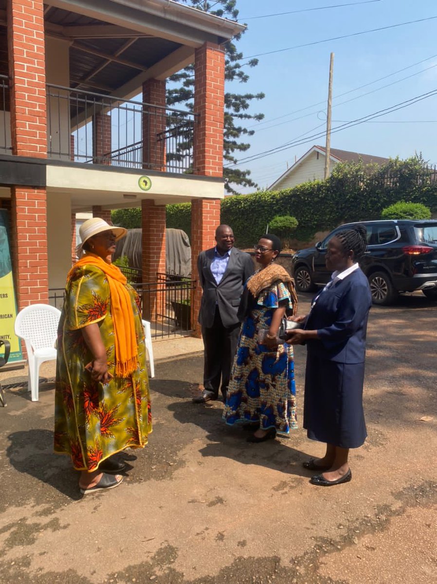 PAWOCHAPTER's tweet photo. It's with great pleasure to  host the current Deputy Chairperson African Union HE.Monique Nsanzabaganwa and HE Commissioner for Trade African Union  at PAWO Secretariat Uganda Bukoto on the 12th of Jan 2025 .
Great thanks to the PAWO Secretary General RT.HON DR GRACE KABAYO . https://t.co/fdxFJgNEBw