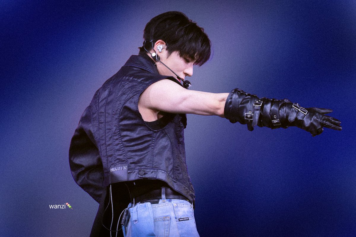 🖤20250112 SMTWON🩶

#NCTDREAM_THEDREAMSHOW3 
#NCTDREAM #엔시티드림          
#Jeno #제노 #ジェノ #李帝努