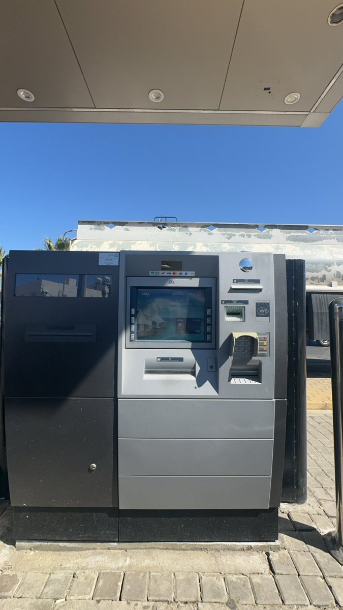 ebraaa520's tweet photo. @AlRajhiBankCare لا يوجد في المحطة المذكورة سابقاً.. وهذي الصرافات الموجودة في محافظة تنومة https://t.co/nipwJd4qGd