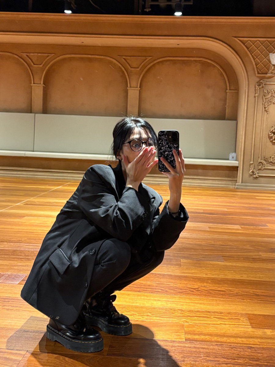 MYAHYEON_TH's tweet photo. ✸140125 อาฮยอนมาอัพรูปภาพในวีเวิส💘🦋 #วีเวิสอาฮยอนนี่ 

ไม่ได้ซื้อเครื่องสำอางด้วย
ไม่สามารถแต่งหน้าได้สม่ำเสมอแม้จะรู้สึกไม่พอใจ
ถ้าพยายามแต่งหน้าเยอะไป หน้าจะดูแปลกๆ
เลยแค่ทาแก้มและปากเล็กน้อยหลังจากลงรองพื้น

#AHYEON #아현 #BABYMONSTER https://t.co/qGwiUinQfU