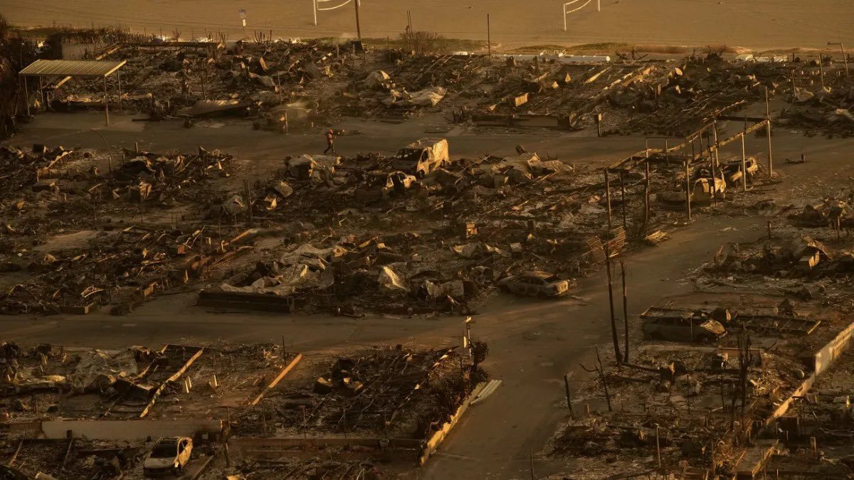 🔴 Donald Trump:

Los Angeles'taki yangın felaketinin yıkımı, nükleer bir saldırının zararlarını aşıyor.