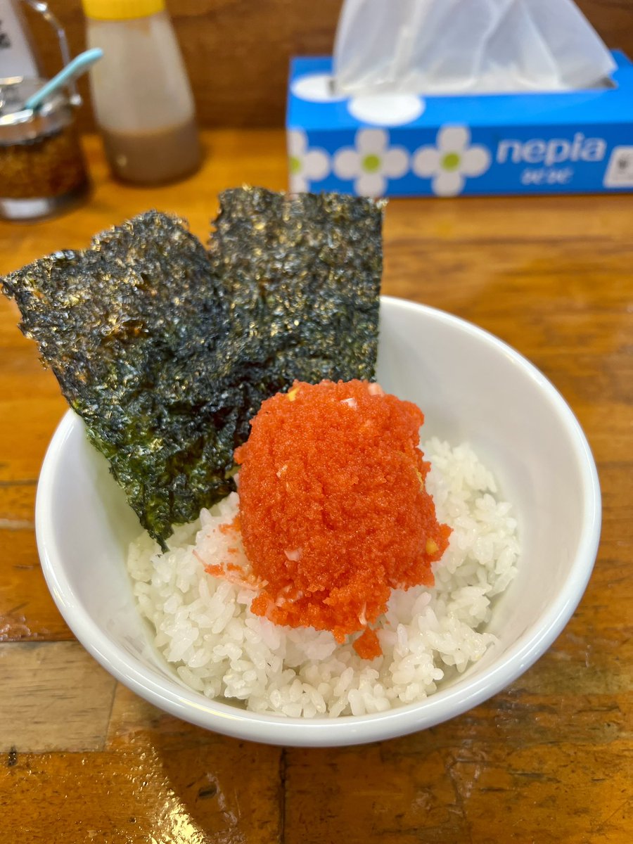 夜勤明け休みのラーメンnoon🍜
会津ばんだい@伊勢崎市
⦿喜多方肉らぁ麺
⦿韓国風メンタイご飯
麺がスープ絡めてめっちゃ( ﾟДﾟ)ｳﾏｰ
メンタイご飯も美味くて最高
帰宅後、家族からズルイコール炸裂💦
ご馳走様でした♪̊̈♪̆̈