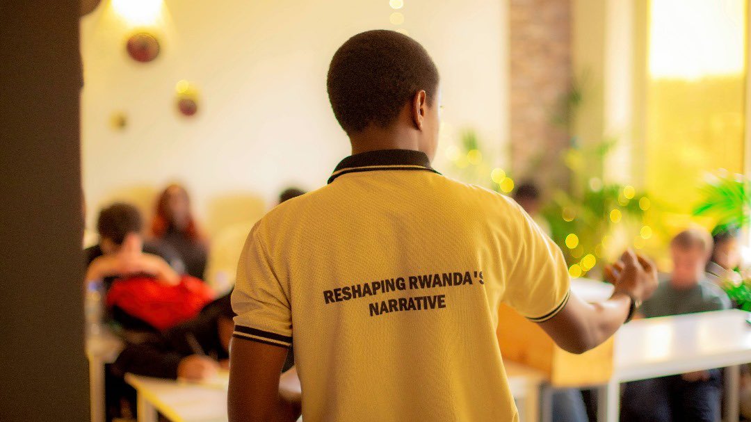 OSKRwanda's tweet image. This weekend, we had the pleasure of hosting @NYUAbuDhabi &amp;amp; @alueducation 
students for an insightful exchange about our mission and role in advancing #openknowledge in #Rwanda. 
A promising stride toward fostering stronger partnerships with academic institutions!
#Openknowledge
