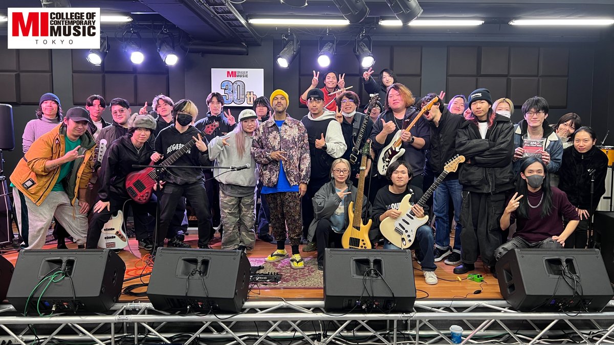 先日、ベーシストBubby Lewis氏(<a href="/bubbylewis/">Bubby Lewis</a>) によるジャムセッションセミナーを開催！！！！
学生とのジャムセッションで大盛り上がりで、アドバイスもたくさんいただきました🔥
Bubbyさん、ありがとうございました🙏