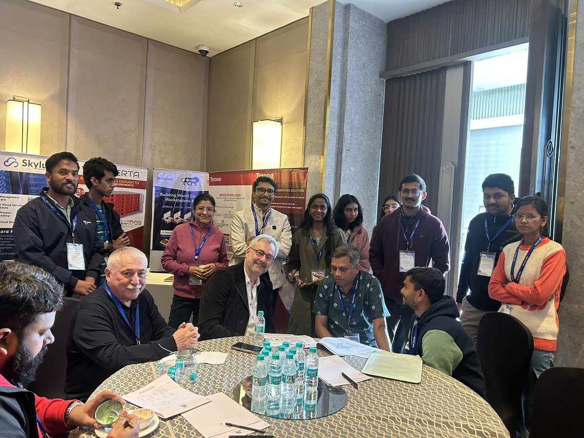Tiziana Di Matteo (@matteo_tiziana) on Twitter photo … this is what happens at lunch time ..😊… so many students 👏…<a href="/barabasi/">Albert-László Barabási</a> #NetSciX2025 <a href="/NetSciX_2025/">NetSciX 2025</a> … this is what happens at lunch time ..😊… so many students 👏…<a href="/barabasi/">Albert-László Barabási</a> #NetSciX2025 <a href="/NetSciX_2025/">NetSciX 2025</a>