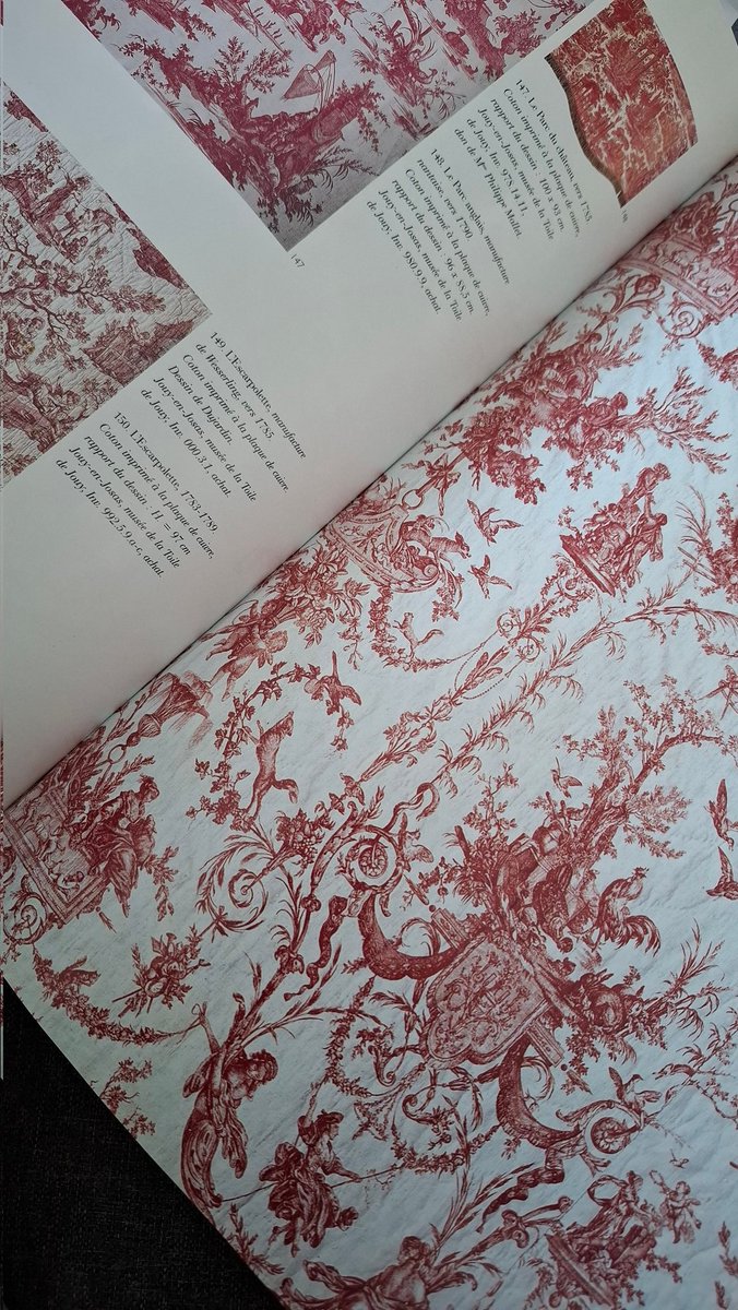 ateliermoeli's tweet photo. Je ne sais pas s'il y a encore du monde par ici, je vois le nombre d'abonnés diminuer au fil des desinscriptions... Sachez que vous pouvez me retrouver aussi sur IG et le ciel bleu 

Et sinon, à l'atelier ça bosse sur du motif toile de Jouy. J'espère le finir à temps 🤞 https://t.co/CztSGlkgaQ