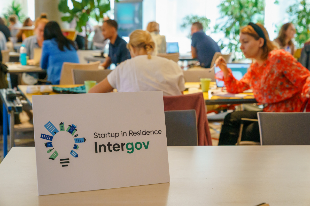 Met het <a href="/SiRintergov/">Startup in Residence Intergov</a> programma werken overheden en startups aan oplossingen voor maatschappelijke uitdagingen. Meer weten? Bekijk ons magazine: bit.ly/3OA0v2H. Word abonnee: bit.ly/3R1HGoe

#krachtigZuidHolland en #innovatiefZuidHolland