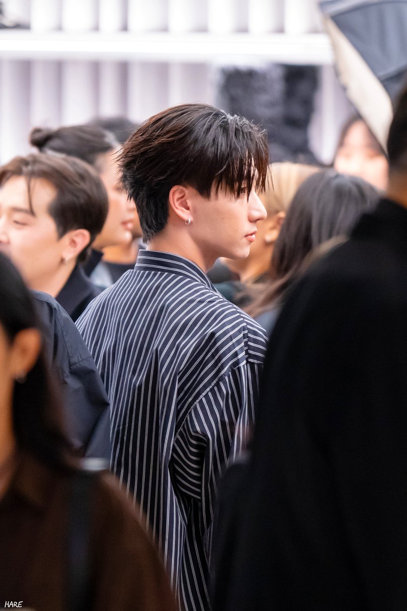 Hareshine's tweet photo. เสื้อผ้าหน้าผม เท่สุดๆ หล่อสุดๆ 

Balenciaga X PERTH
#Balenciaga #BalenciagaSiamParagon
#PerthTanapon #KDPPE https://t.co/qn9f992LVM