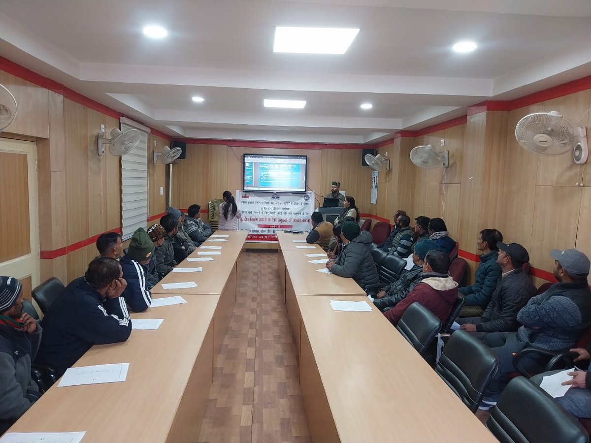 ddma_solan's tweet photo. Glimps of mason training started from 13-01-2025 to 18-01-2025 at Govt. ITI Solan under the scheme for Trainings Mason, Carpenter &amp; Bar Binders on Hazard Resistant Construction.
@dc_sol_hp @HPSDMA @14NDRF https://t.co/7vjuNGcNUq