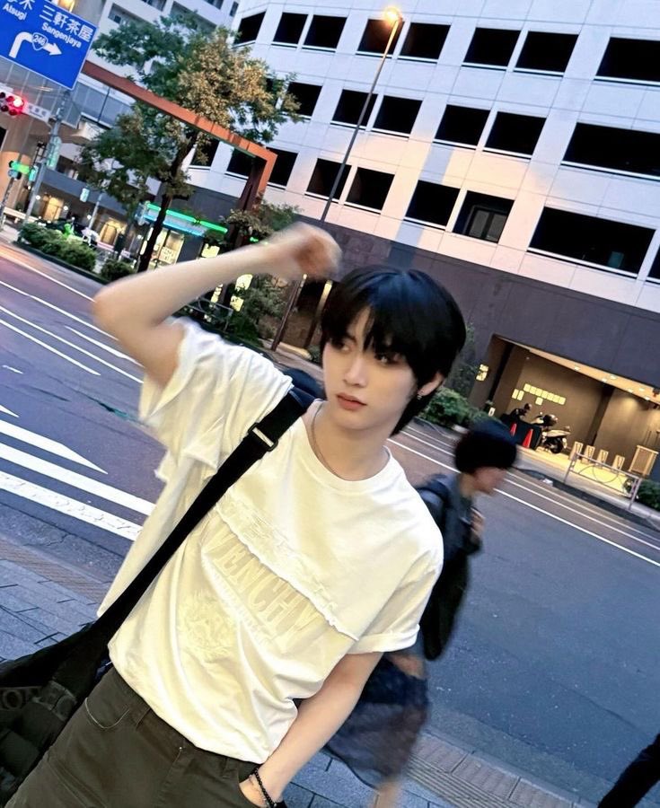 한태산 인스타 피드 어떤 감성일지 이미 다 보임,,