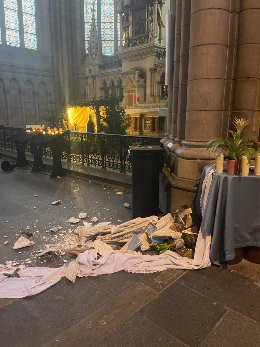 Statue de la Sainte Vierge vandalisée à Rennes.

Si quelqu’un était entré dans une mosquée et l’avait profanée, on aurait vu tous les musulmans protester (à raison !).

Pourquoi les français sont-ils devenus si mous quand il s’agit de leur héritage ?